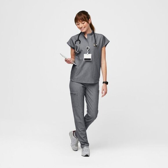 Figs Rafaela Oversized Scrub Top in Graphite - Picture 2 of 15